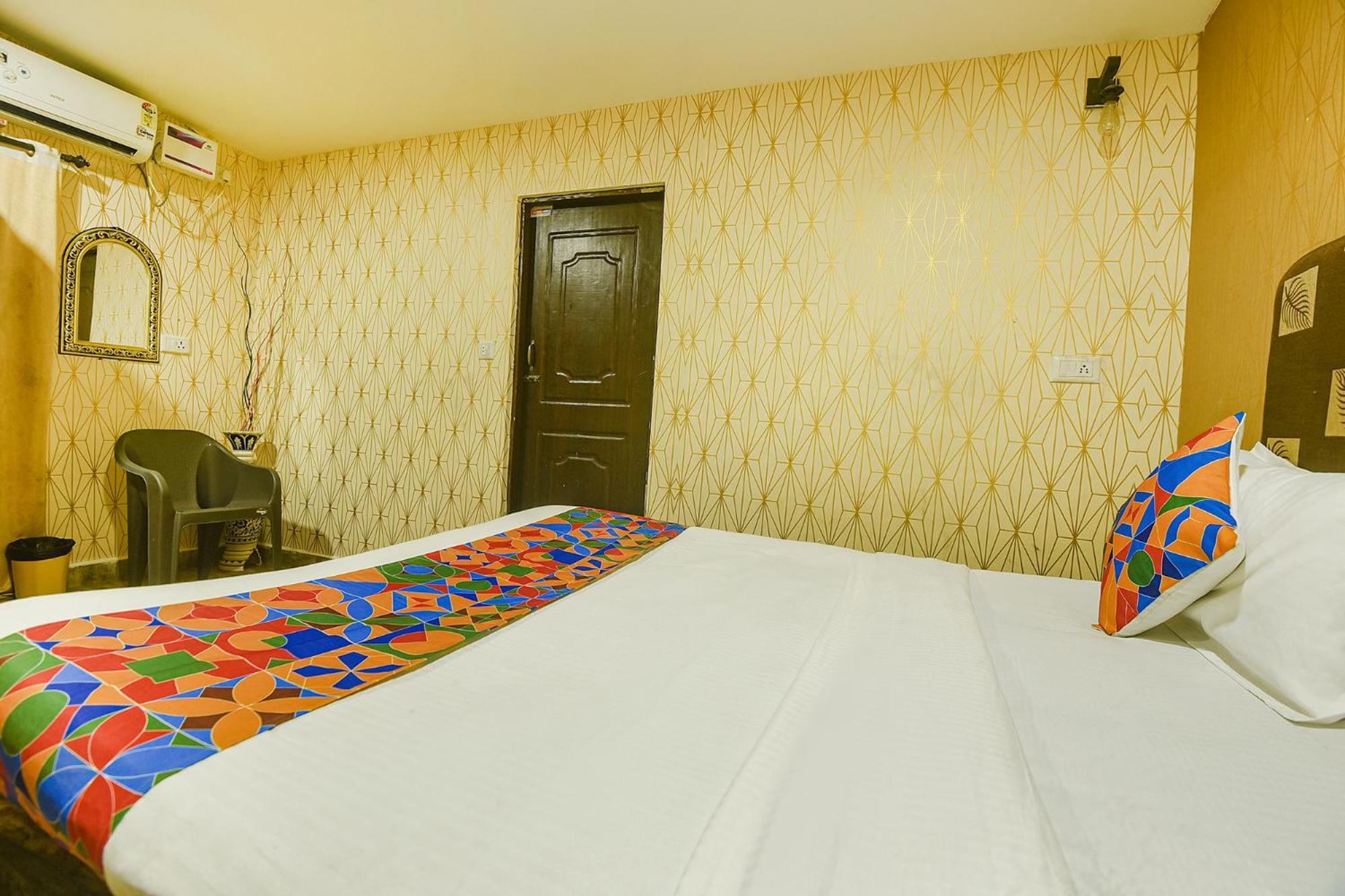 Fabhotel Rj 18 Beach Resort - Nr Baga Beach Buitenkant foto