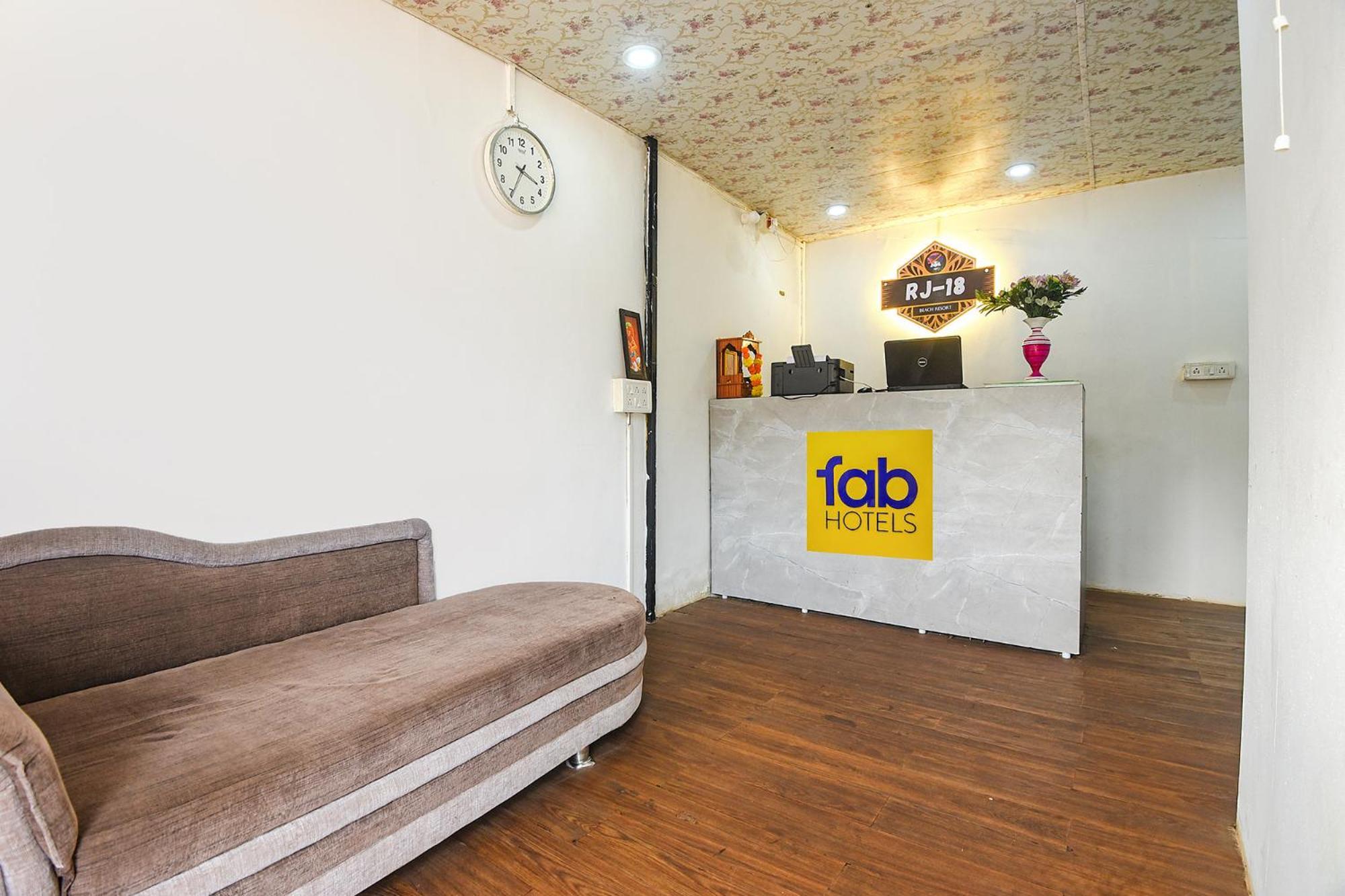 Fabhotel Rj 18 Beach Resort - Nr Baga Beach Buitenkant foto