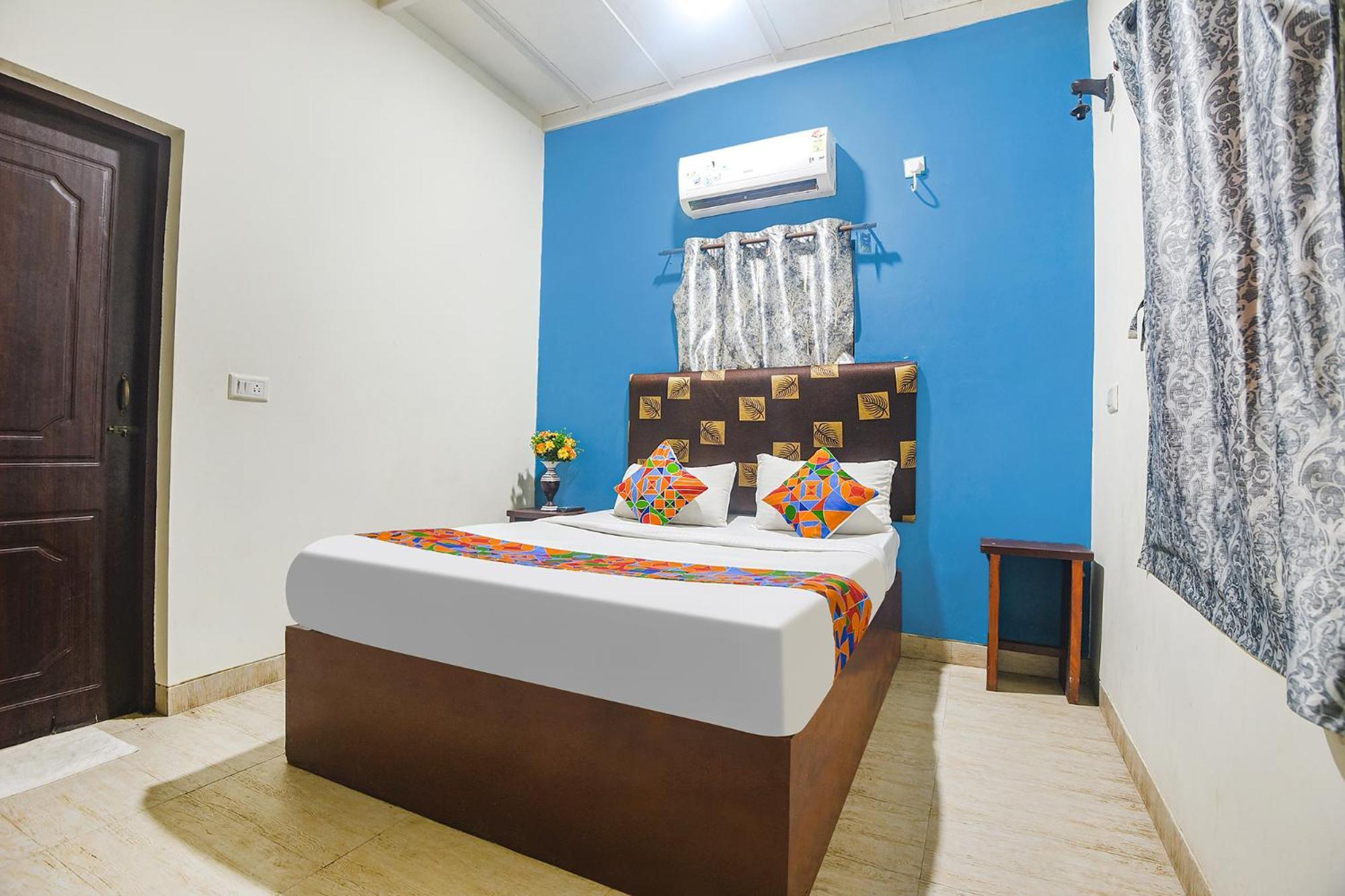 Fabhotel Rj 18 Beach Resort - Nr Baga Beach Buitenkant foto
